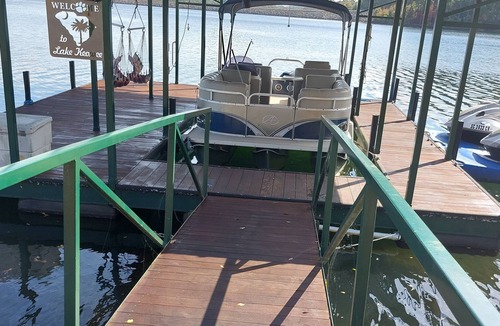 Seneca Apartment | Beautiful Lake KeoweeMost convenient location on the lakeSpectacular views