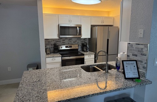 Braden River Apartment | Beautiful lakefront condo Lakewood Ranch 2 bed with heated pool and gym access.