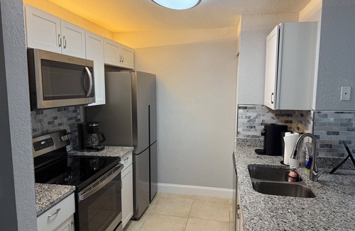 Braden River Apartment | Beautiful lakefront condo Lakewood Ranch 2 bed with heated pool and gym access.