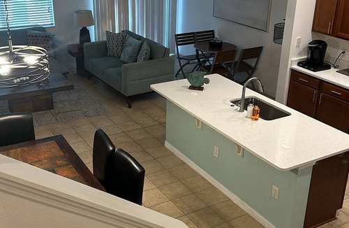 Kissimmee House | BEAUTIFUL LAKEVIEW TOWNHOME, 5 MILES TO DISNEY. FULLY EQUIPED