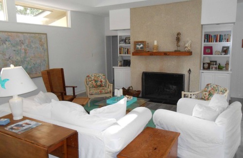 Lawton Woods Villa | Beautiful Lawton Villa Close to Beach - Long Term Rentals Only