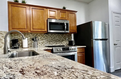 Southside House | Beautiful Luxury House Great Location Near Beaches Mayo Clinic Shops Restaurants