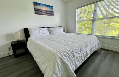 Southside House | Beautiful Luxury House Great Location Near Beaches Mayo Clinic Shops Restaurants