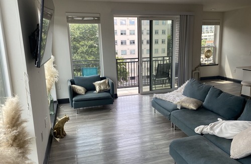 Midtown Condo | Beautiful Luxury Midtown Condo