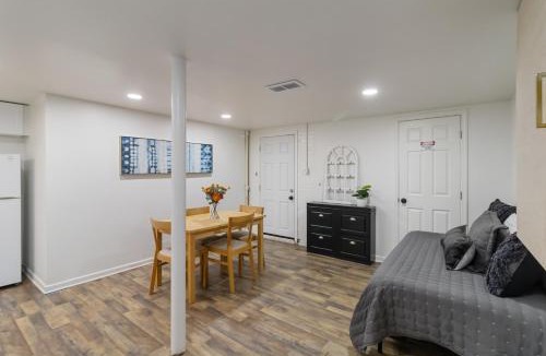 Home Park Apartment | Beautiful Midtown home-sleeps 13