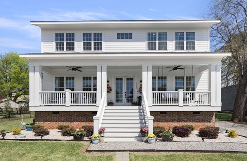 Mayhew House | Beautiful Modern Lake Home in Mooresville NC