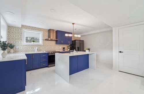 Summerhill House | Beautiful/Modern/Putting Grn/Close to city/Slps 8