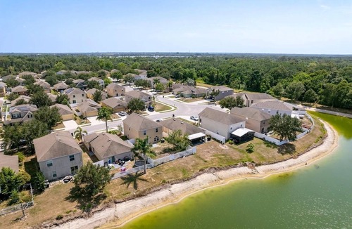 Palmetto House | Beautiful Modern Waterfront Home