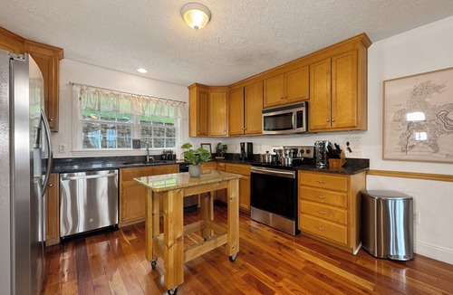 Wolf Laurel House | Beautiful Mountain Home: 6BR/4BA Hot Tub+Game Room+Golf+Views