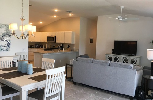 Wildwood House | Beautiful New 2/2 Villa w/Golf Cart, BBQ, 2 Bikes, & WiFi!