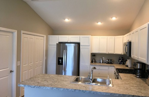 Wildwood House | Beautiful New 2/2 Villa w/Golf Cart, BBQ, 2 Bikes, & WiFi!