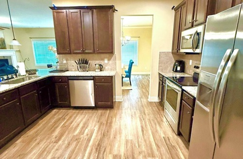 Lovejoy House | Beautiful New Cozy Home in a Gated Community