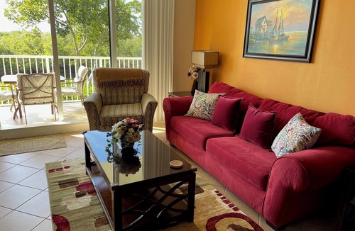Ruskin House | Beautiful New Luxury Townhome with Private Beach and Swimming Pools