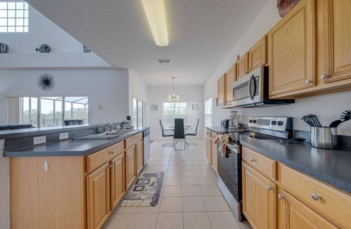 Highgate Park Villa | Beautiful Newly Decorated 2023 5 Bedroom Private Home near Disney
