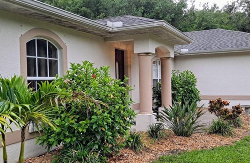 North Port House | Beautiful newly decorated and furnished private home. Fits any personality!