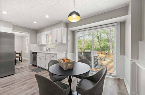 East Cobb House | Beautiful Newly-Renovated Home in Indian Hills