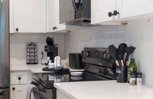 Neptune Beach Apartment | Beautiful Ocean View Oasis