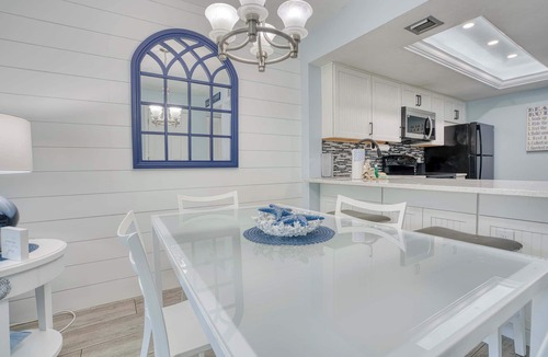 Park Shore Condo | Beautiful Park Shore Resort Condo Unit 113