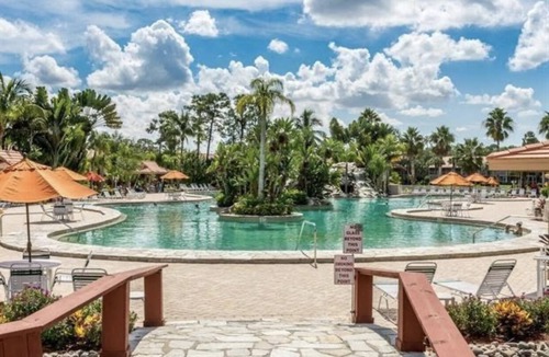 Naples Condo | Beautiful Pet Friendly Condo-close to everything! Prof. cleaned and sanitized.