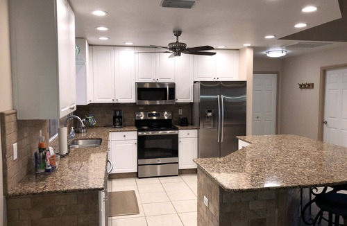Caloosahatchee House | Beautiful Relaxing Tropical Vacation Home - Veteran Owned