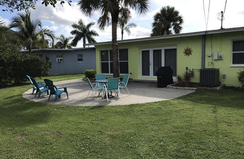 Port Saint Lucie House | Beautiful remodeled beach home 3 bedroom 2 bath. Club Med neighborhood. enjoy!