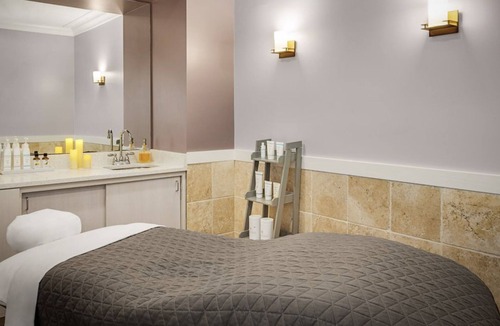 Williamsburg Resort | Beautiful resort guest room - sleeps four - NEW VERY REDUCED rate till 1/2/24