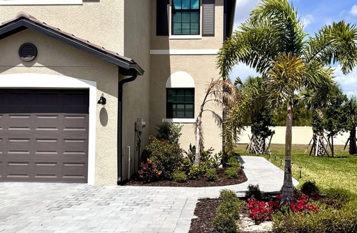 Gateway House | Beautiful Resort Style Timber Creek Townhome