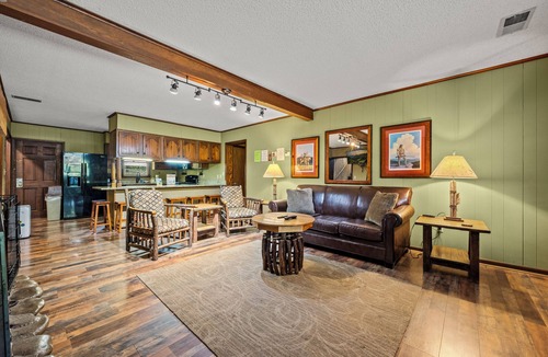 Pittman Center Cabin | Beautiful riverside cabin, sleeps 18!