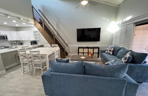 Sanibel Condo | BEAUTIFUL SANIBEL ISLAND CONDO LRG 3BD 2BTH NEW BEDS OPEN CATHEDRAL CONCEPT LOFT
