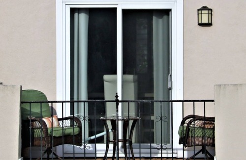 Southend House | Beautiful South end pet friendly home