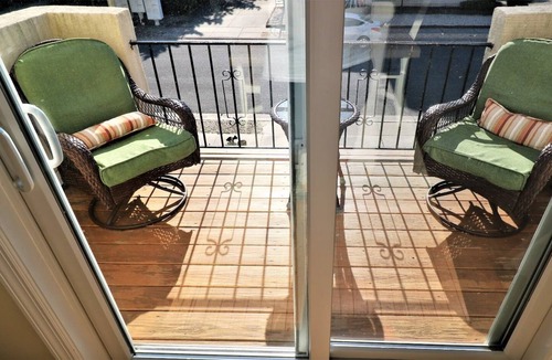 Southend House | Beautiful South end pet friendly home