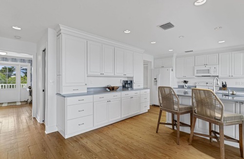 The Dunes House | Beautiful Southern Charmer home overlooking the Dunes Golf Course and Wildlife pond