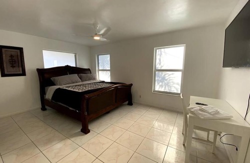 Lake Worth Corridor House | Beautiful spacious 4Bd 2Ba w/ large pool/backyard