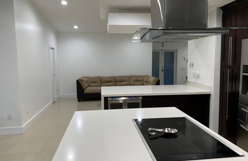 Kendall West House | Beautiful ,Sparkling Clean & comfortable house with a POOL