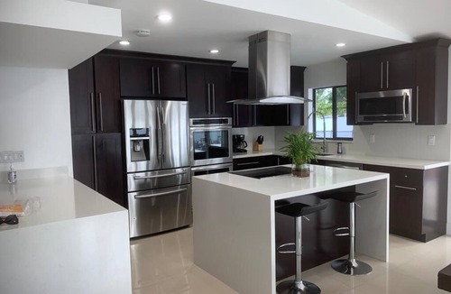 Kendall West House | Beautiful ,Sparkling Clean & comfortable house with a POOL