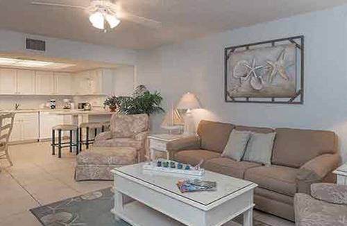 Bradenton Beach Apartment | Beautiful studio unit at resort, sleeps 2