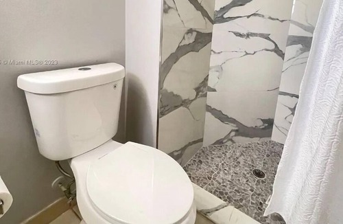 Miramar Apartment | Beautiful Studio apartment (627871) by Houzlet
