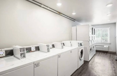 Sanford Apartment | Beautiful Studio apartment (418147) by Houzlet