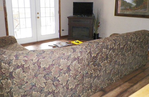 Cosby Apartment | Beautiful studio unit at resort, sleeps 2