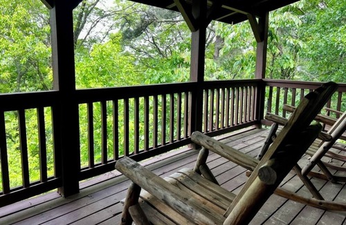 Pine Mountain Cabin | Beautiful sunsets, decks, firepit!
