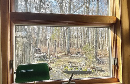 Dingmans Ferry Ski Chalet | Beautiful Swiss Chalet w/giant deck space & pristine property - 1.5hrs from NYC