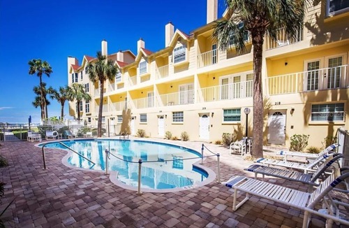 Redington Shores House | Beautiful Townhome style condo with garage on the Beach!
