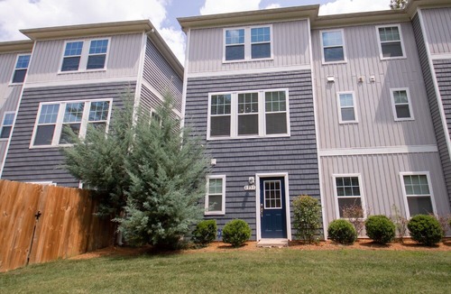 Sharonbrook Hotel | Beautiful Townhome Downtown Charlotte