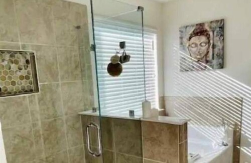 Fairburn House | Beautiful townhome near airport