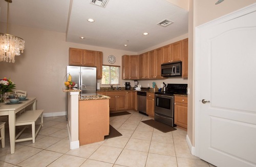 Bay Esplanade House | Beautiful Townhome with Private Rooftop