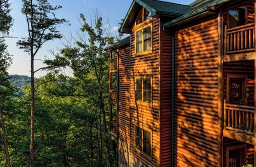 Gatlinburg Villa | Beautiful Two-Bedroom Villa in the gorgeous Smokey Mountains!
