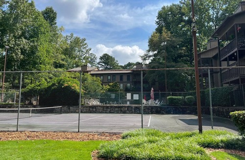 Tucker House | Beautiful two bedroom Townhouse near Emory