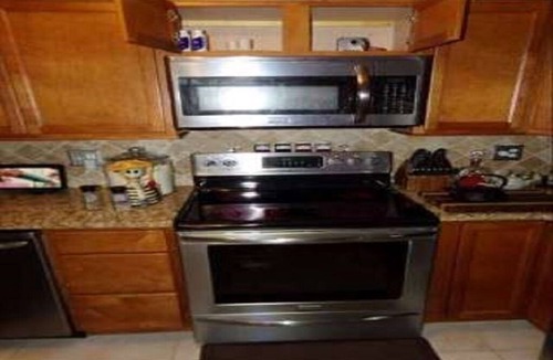 Holiday Condo | Beautiful updated Condo on the Lake