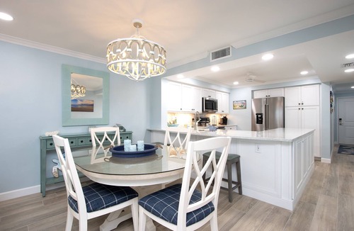 Beachview Country Club Estates Condo | Beautiful Updated Gulf Front Sanibel Condo - Sanddollar C203
