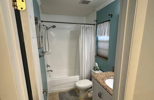 Shore Acres House | Beautiful Vacation Rental Sleeps 4-6